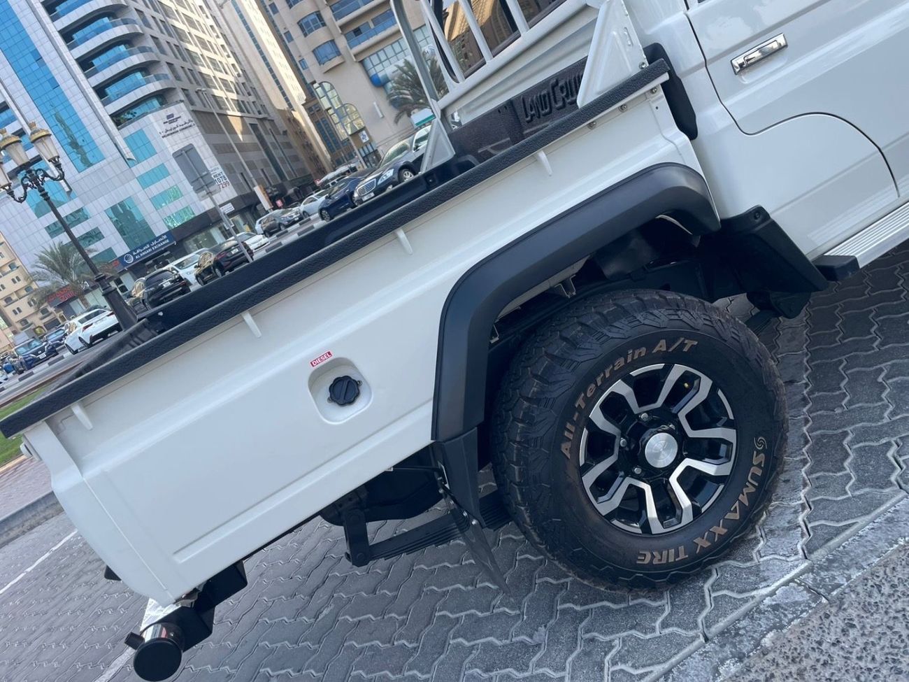 تويوتا لاند كروزر بيك آب 