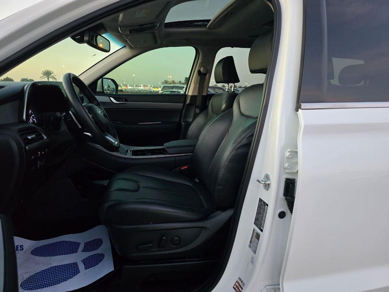 Hyundai Palisade *Offer*2022 Hyundai Palisade SEL+ Premium Full Option Sensor front and back 3.8L V6 - AWD 4x4 - UAE