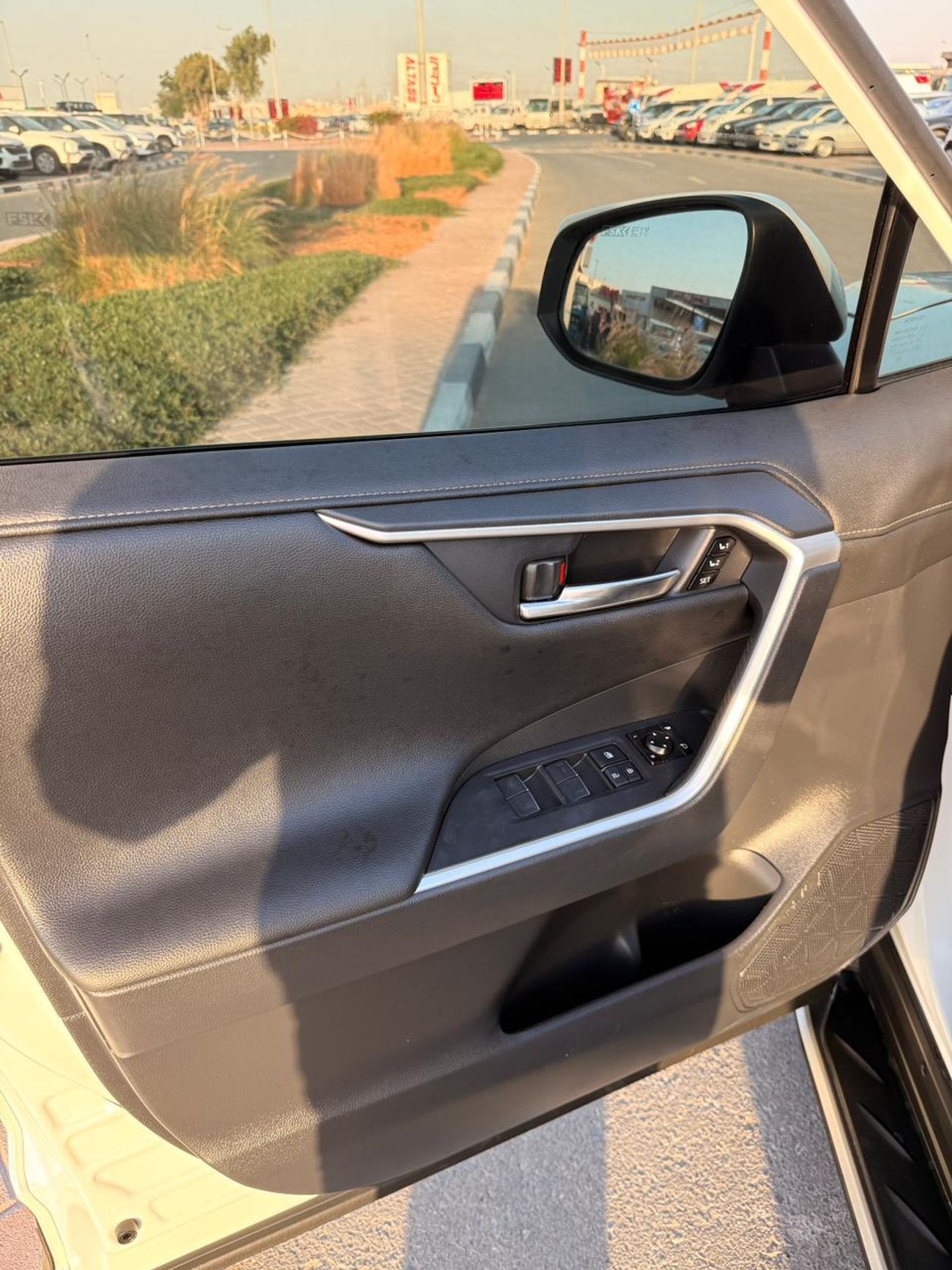 Toyota RAV4 RAV4 2.0L Japan Full option 360 camera, leather seats