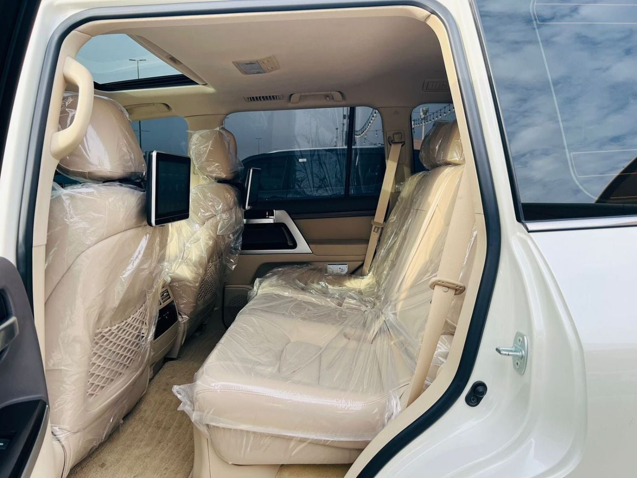 تويوتا لاند كروزر GXR 5.7/V8