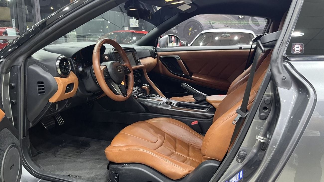 نيسان جي تي ار PREMIUM Nissan GT-R 2017