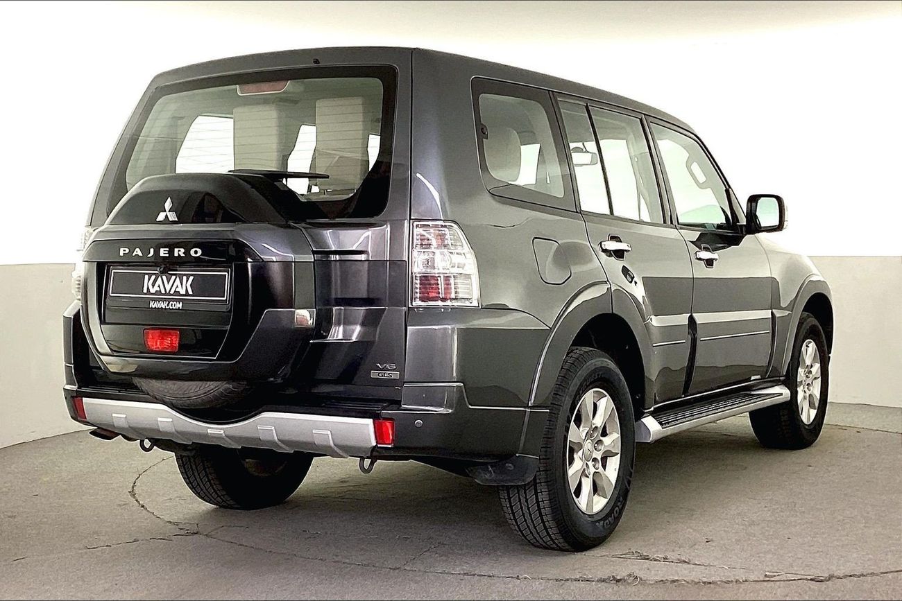 ميتسوبيشي باجيرو GLS Midline | National Day Celebration | شامل الضمان | 0 ﺪﻔﻋﺓ ﺃﻮﻟﻯ