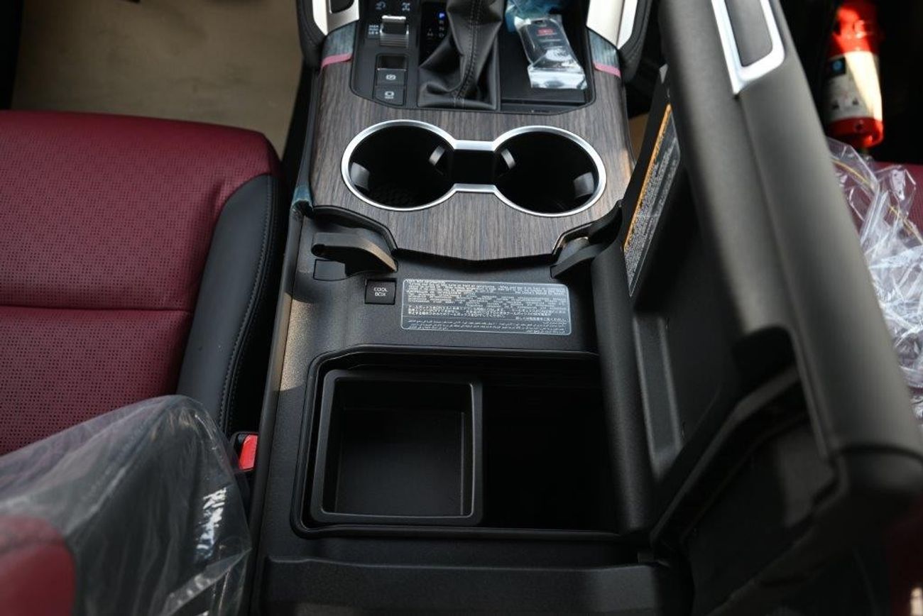 تويوتا لاند كروزر 300 VXR V6 3.3L DIESEL  7 SEAT AUTOMATIC