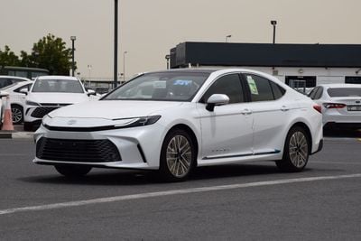 Toyota Camry Higher Trim With 5 Camera and panoramic roof
