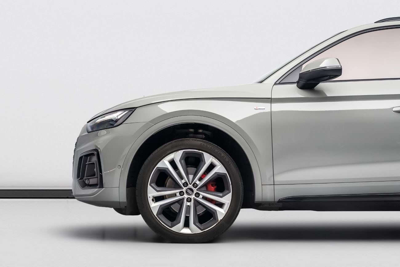 Audi Q5 45 TFSI SPORTBACK S-LINE BUY NOW, PAY 2027 | THE BLACKLINE STANDARD | 2027 Audi Warranty + Service Contract, GCC