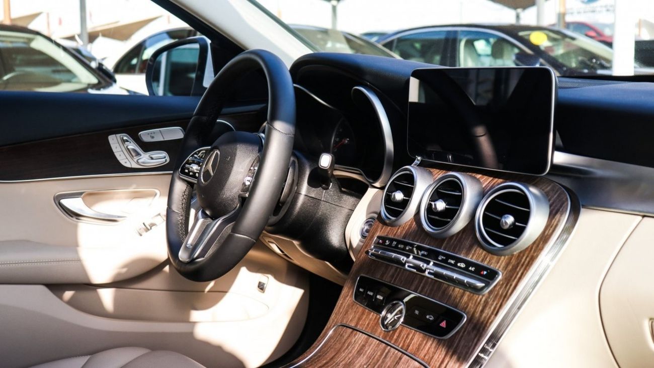 مرسيدس بنز C 300 4MATIC