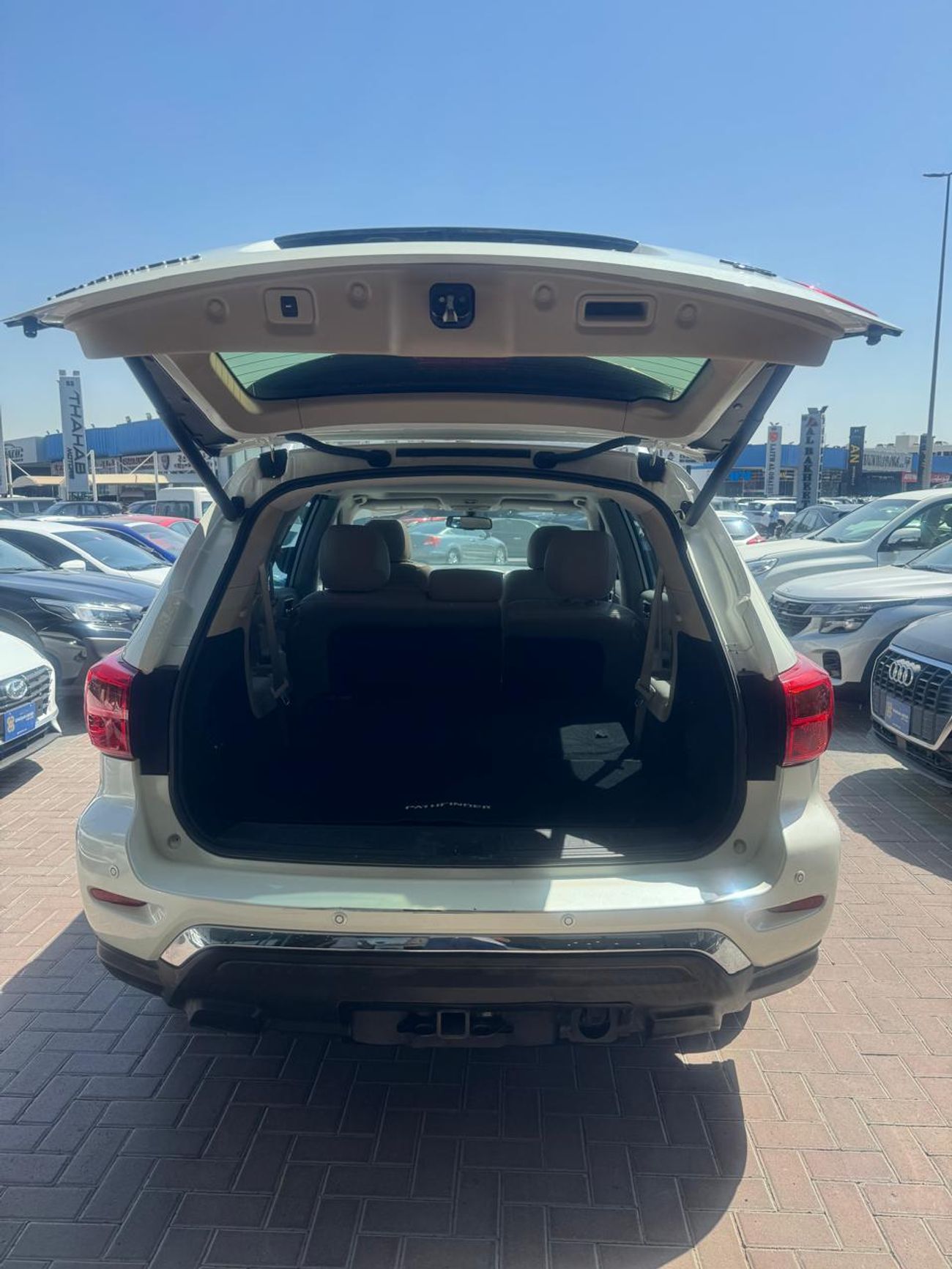 Nissan Pathfinder SV, 3.5cc, Sunroof, Leather Seats,Navigation, Adaptive Cruise Control, MY2020