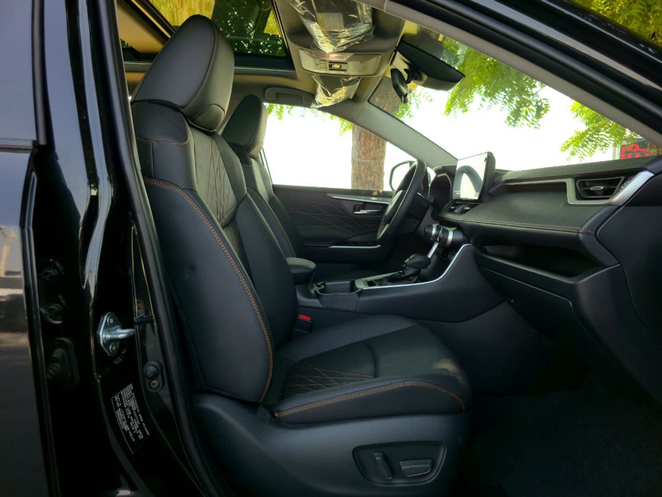 Toyota RAV4 TOYOTA RAV4 PETROL 2.0L - CHINESE SPECS- FULL OPTIONS - 4X2 - 2025 MODEL - WHITE INSIDE BLACK - 