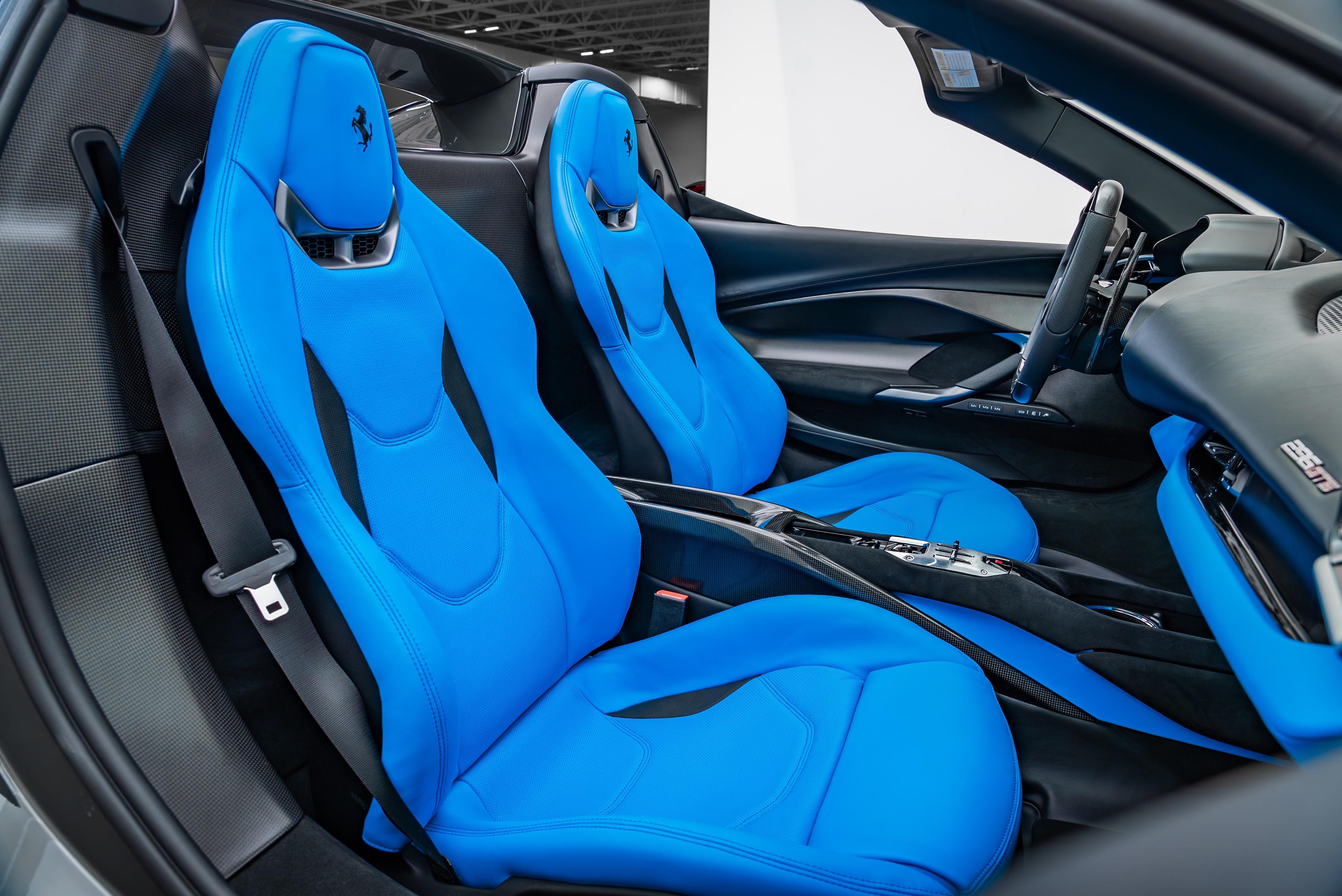 فيراري 296 GTS interior - Seats