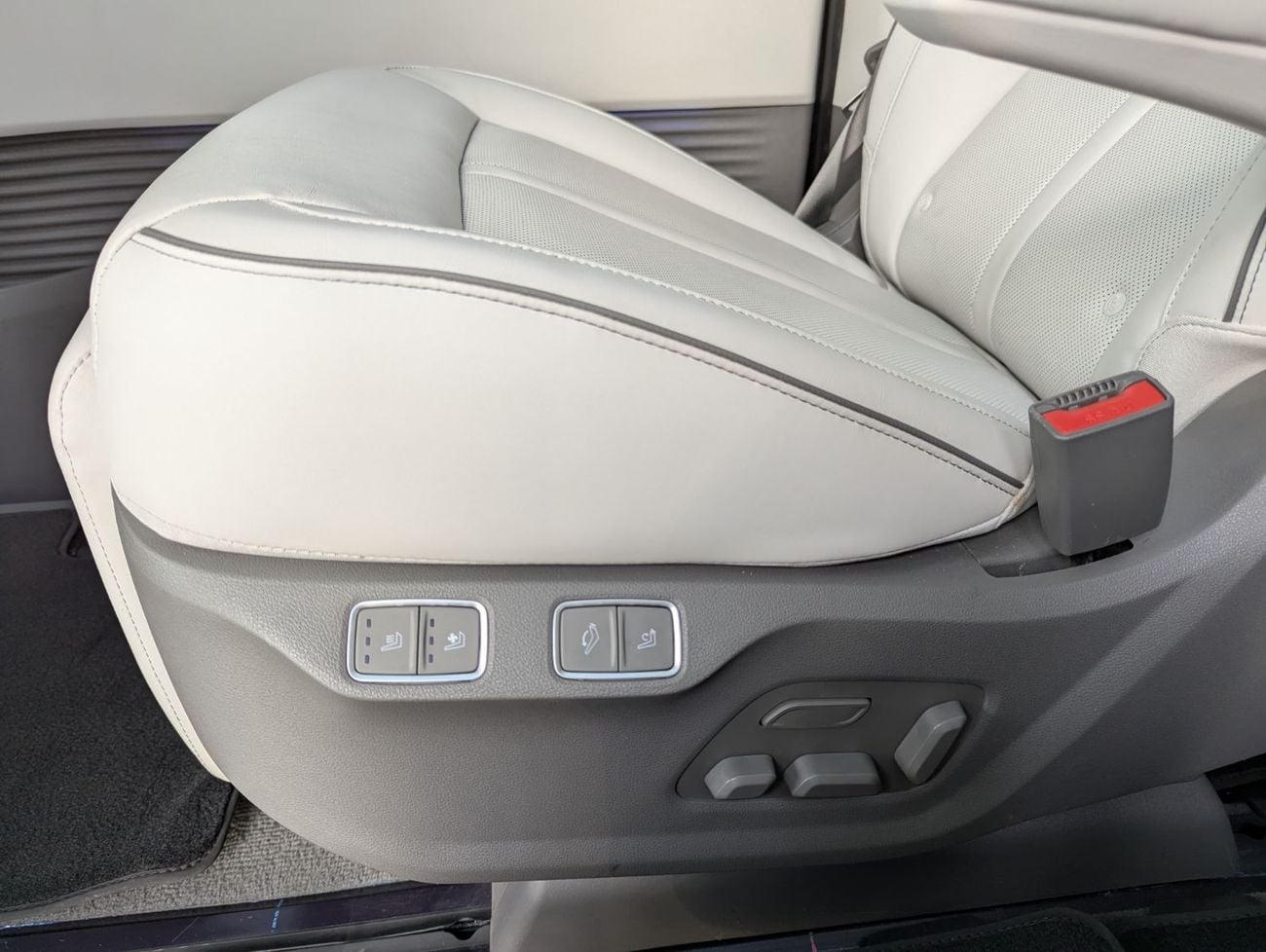 هيونداي ستاريا Hyundai staria 2022 LHD black colour