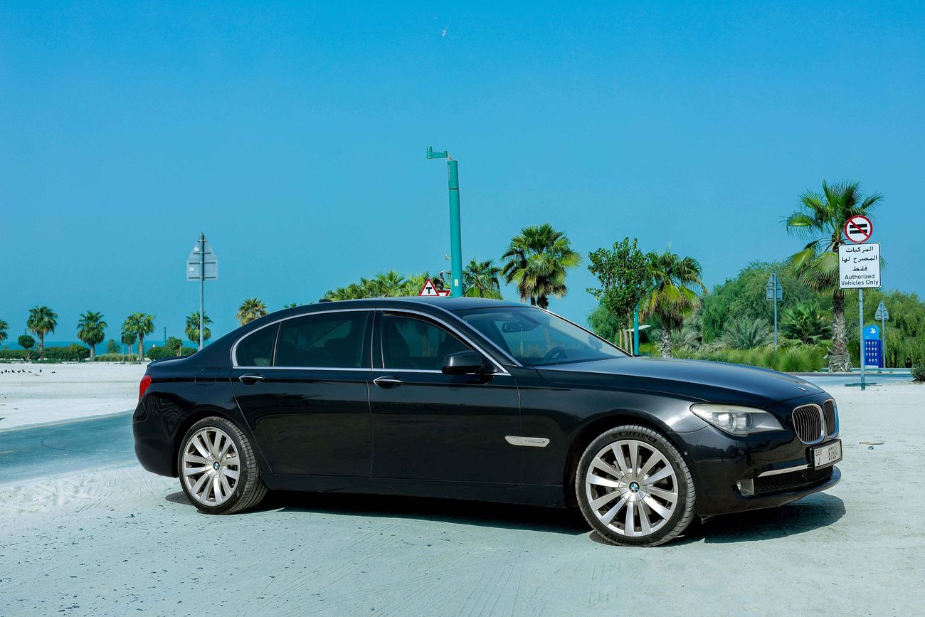 BMW 730Li Executive 4.0L (4 Door)