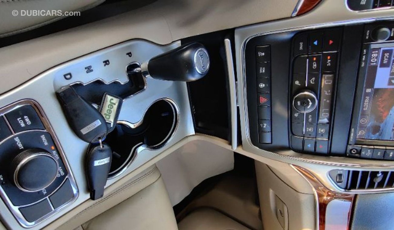 Jeep Grand Cherokee 2012 Full options Hemi Panorama roof navigation leather interiors
