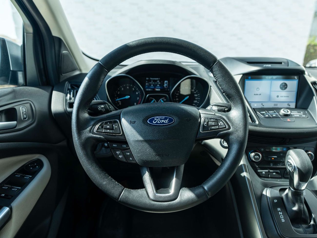 Ford Escape AED 865 PM • ESCAPE AWD SE • ONLY 40K KM • OFFICIAL FORD WARRANTY AND SERVICE PLAN