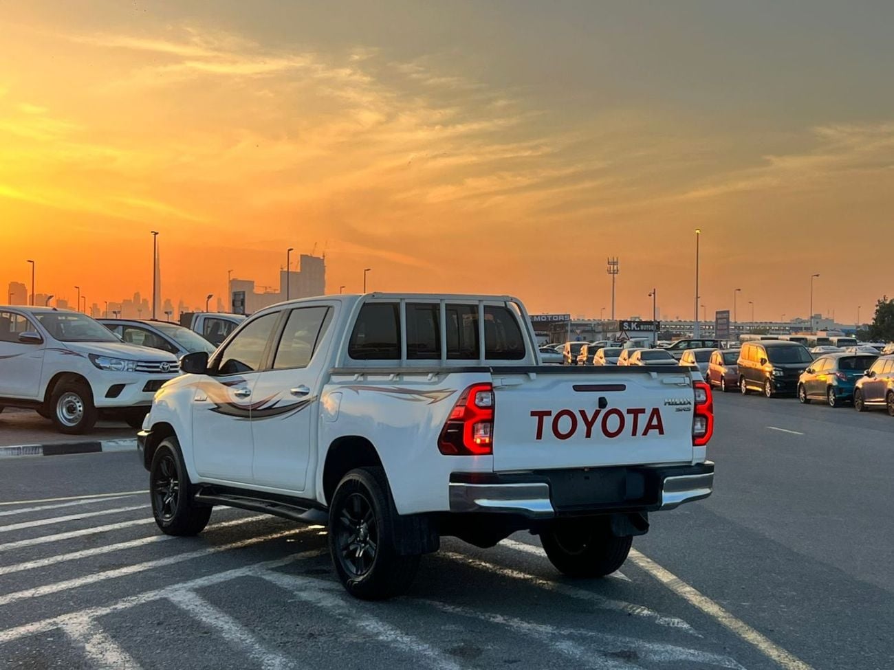 Toyota Hilux 2022 Toyota Hilux SR5 Premium Full Option - 2.7L V4 - 4x4 AWD - Rear CAM & AC - big Body
