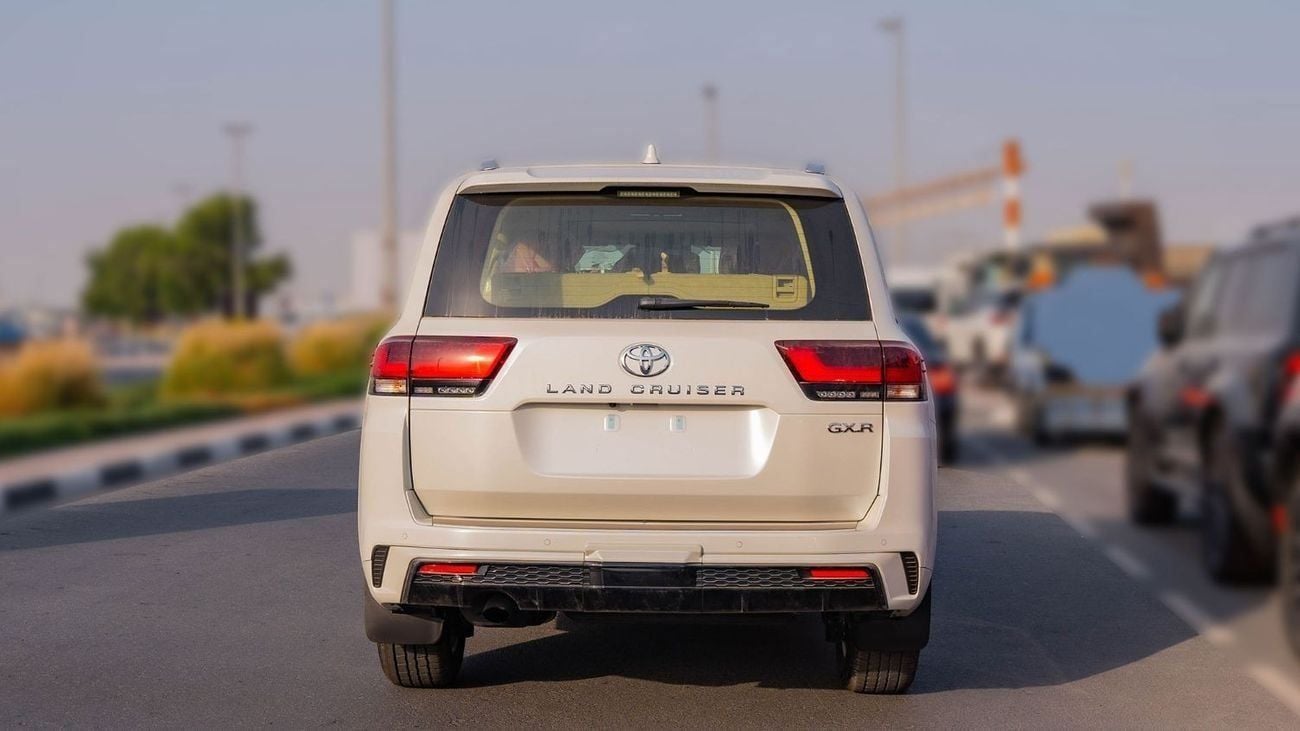 Toyota Land Cruiser 2025 Toyota Land Cruiser 300 GXR 3.5L AT Petrol (White)