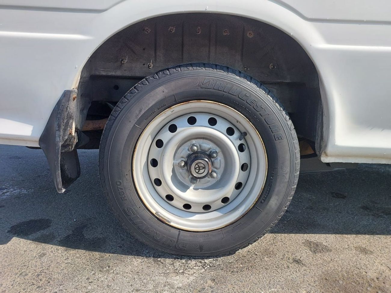 Toyota Hiace (RAMADAN OFFER) TOYOTA HIACE VAN AMBULANCE RHD 1997 MODEL 2.4 L PETROL AUTOMATIC(PM01771)