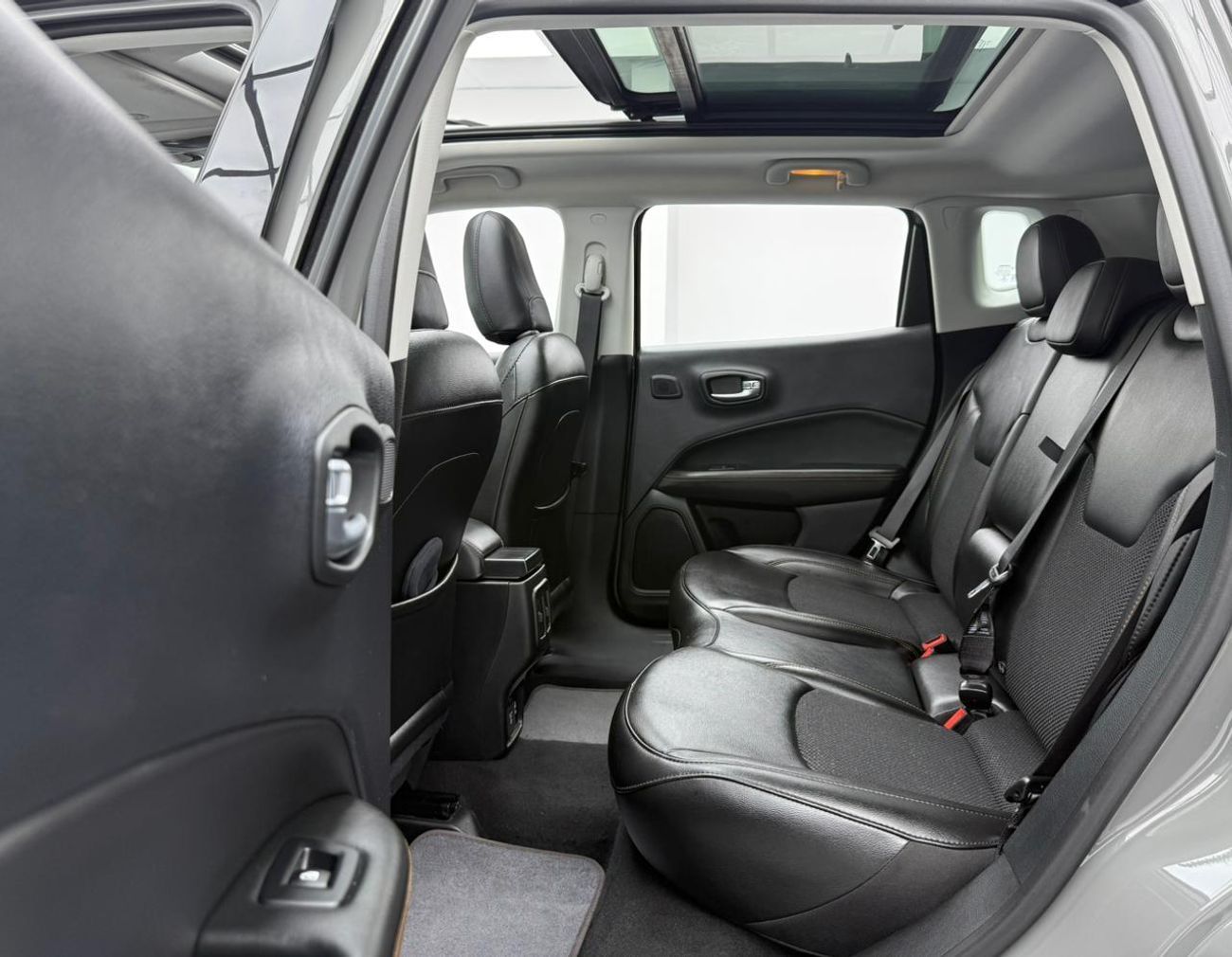 جيب كومباس 2020 Jeep Compass Limited, Warranty, Full Service History, Excellent Condition, GCC