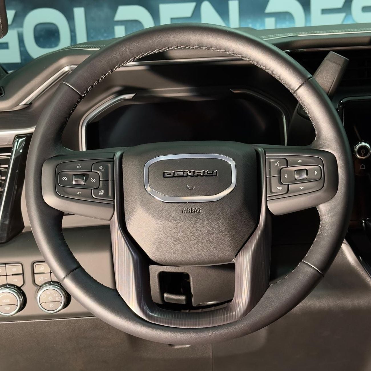 جي أم سي سييرا 2500 HD DENALI ULTIMATE