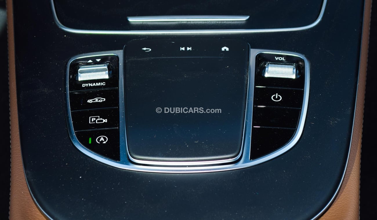 مرسيدس بنز E200 | 2022 | Night Package