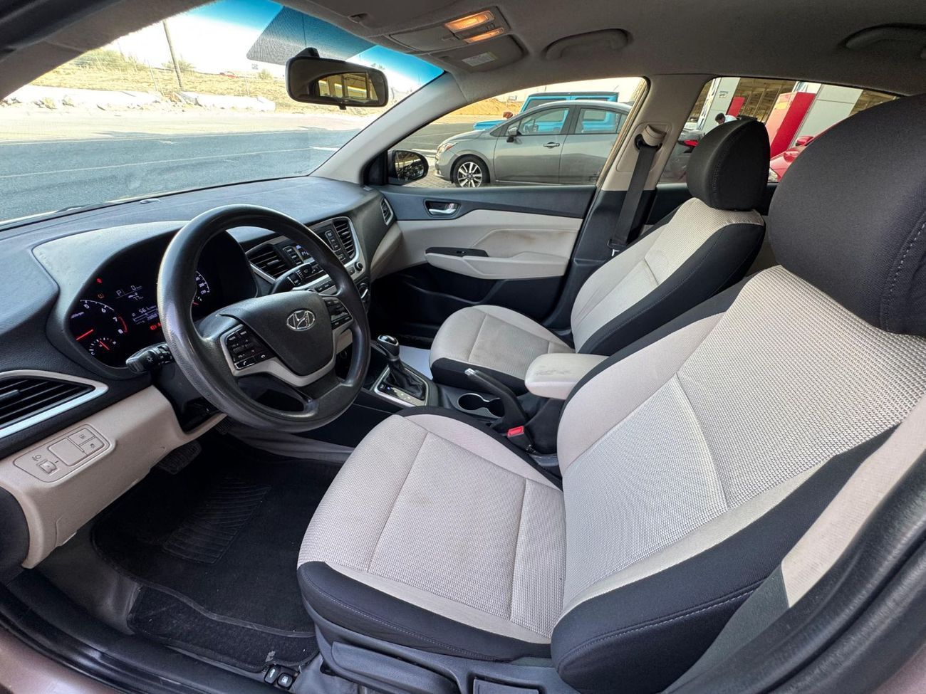 هيونداي أكسنت GL 1.6L (123 HP) GL 1.6L V4 / REAR SENSORS / REAR AC / IN PERFECT CONDITION / ECO CAR