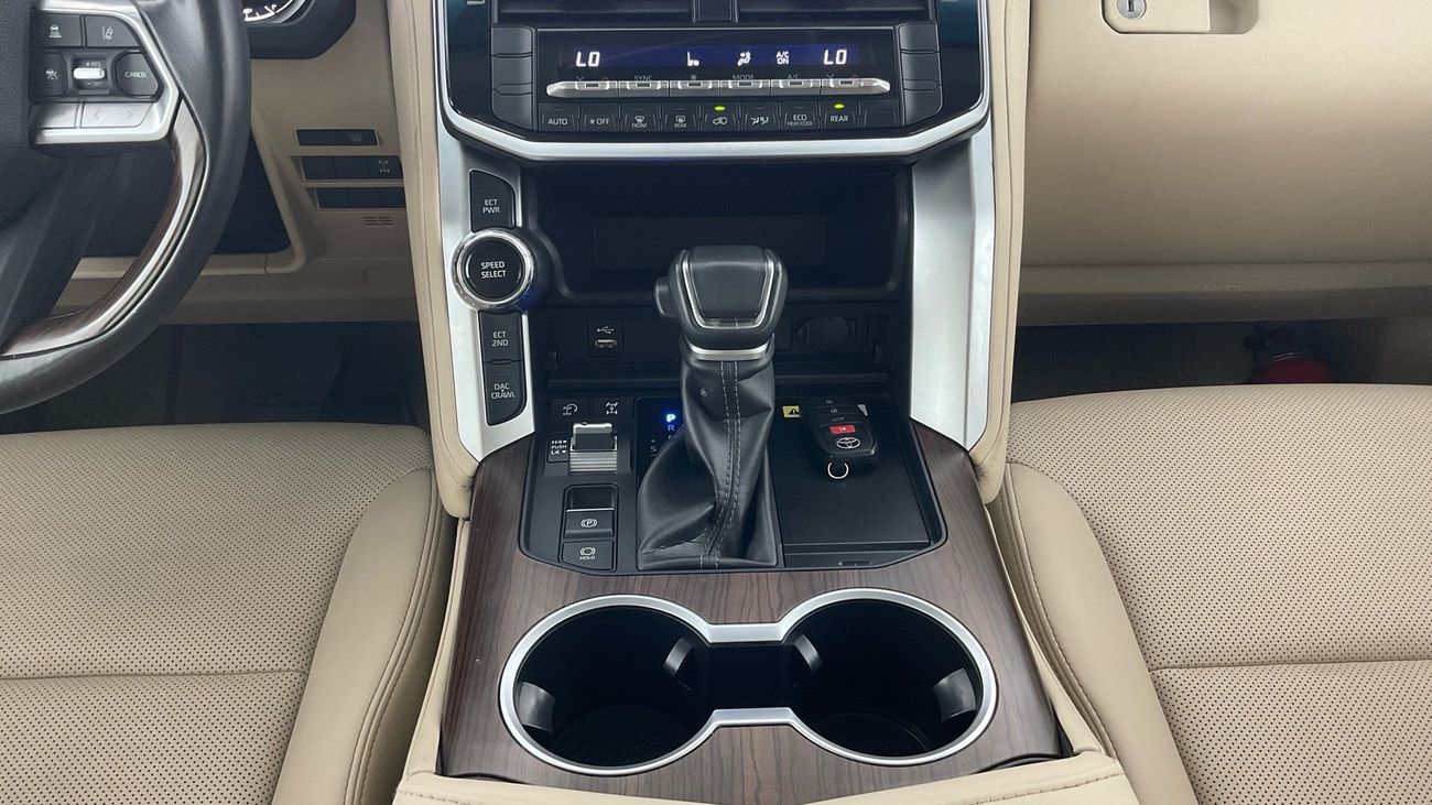 Toyota Land Cruiser GXR | upto AED 20,000 Ramadan Discount | Guaranteed Warranty | 0 Down Payment