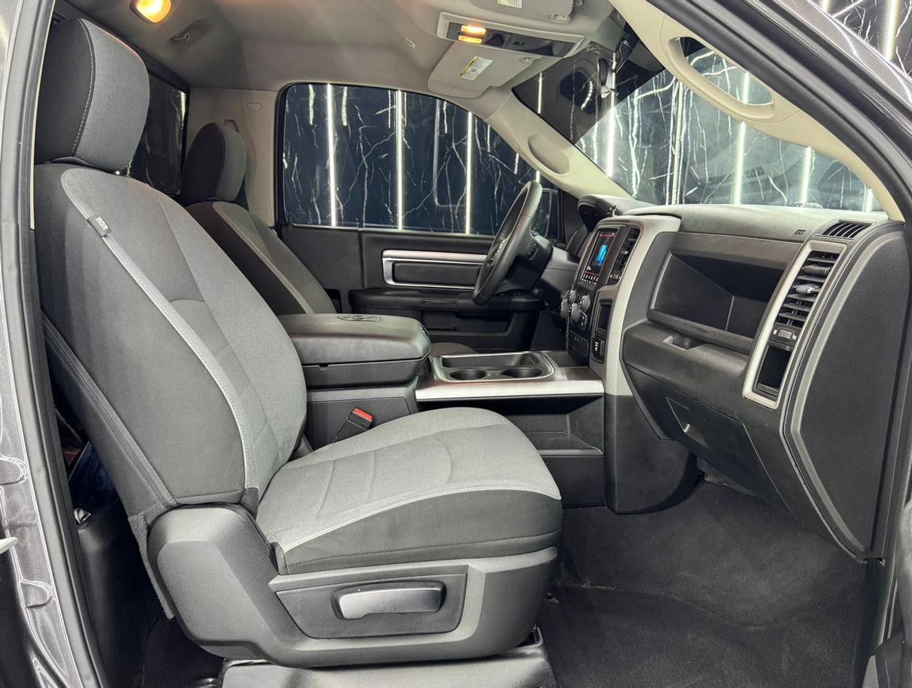 Dodge RAM 1500 Dodge RAM 1500  |  5.7 L HEMI V8 VVT | 8 Speed | GCC |