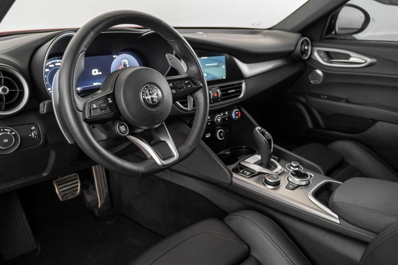 Alfa Romeo Giulia 2024 Alfa Romeo Giulia Q2 / 5 Year Alfa Romeo Warranty & Service Contract