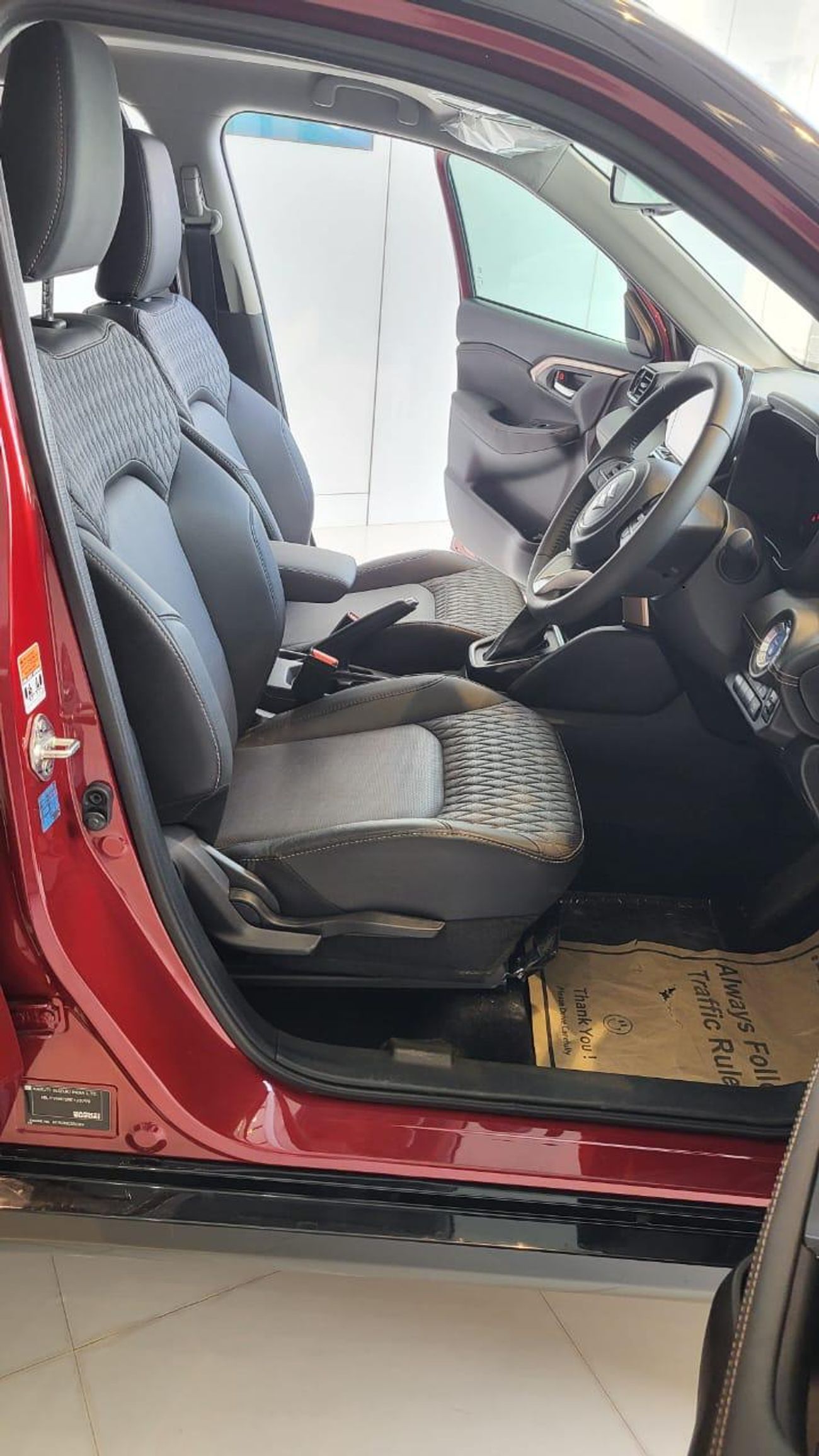 سوزوكي جراند فيتارا right hand drive