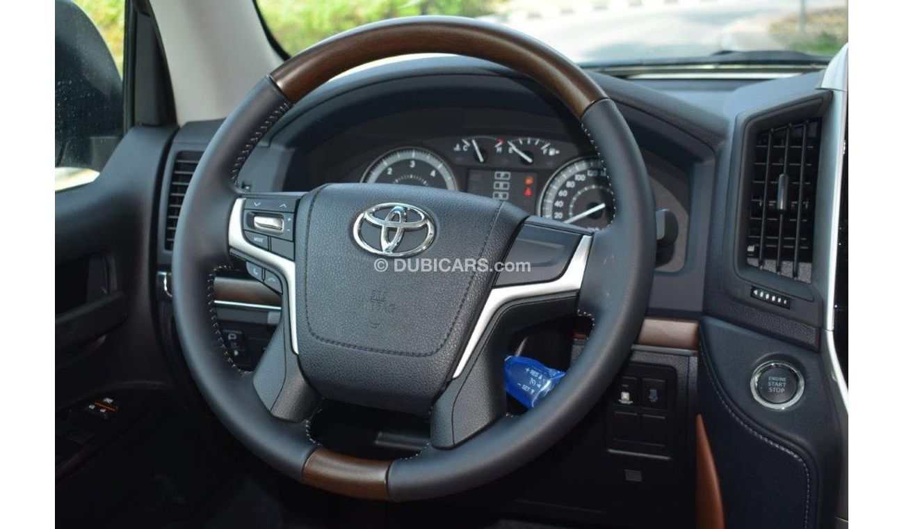 Toyota Land Cruiser 200 GXR LIMITED  V8 4.5L Turbo Diesel 8 Seat Automatic