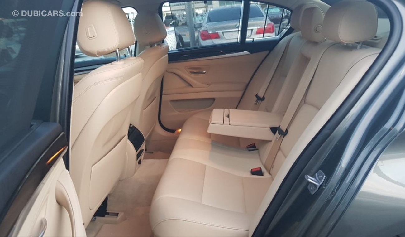 BMW 520i BMW 520 model 2015 GCC car prefect condition full option one owner