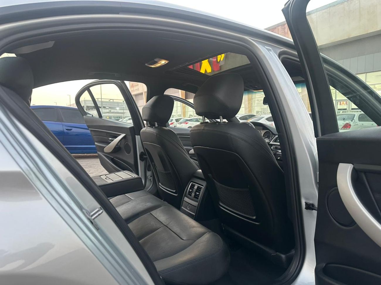 BMW 320i Exclusive 2.0L