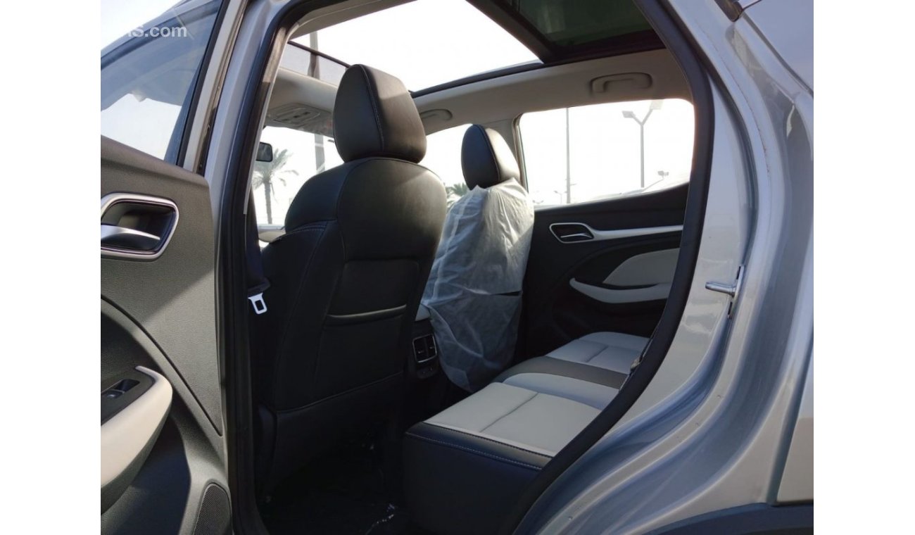أم جي ZS Luxury 1.5L Gasoline FWD SUV Full option Silver color