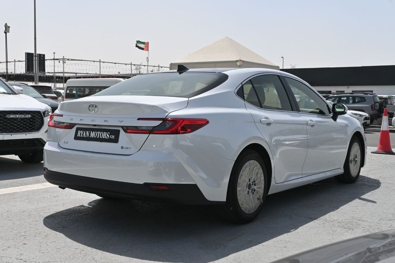 Toyota Camry LE HEV Toyota Camry LE 2.5L Hybrid, Model 2025, Color White