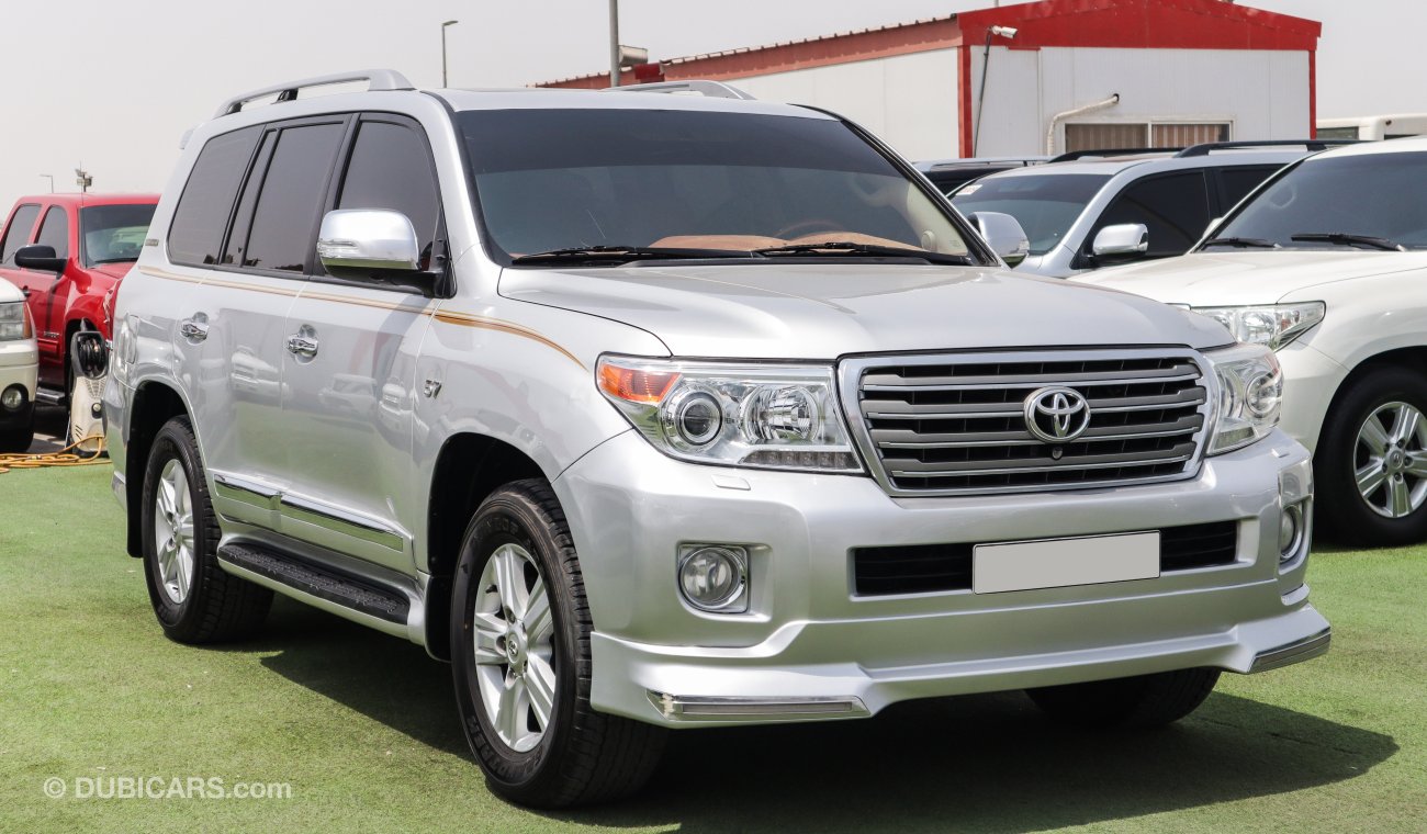 Toyota Land Cruiser 5.7