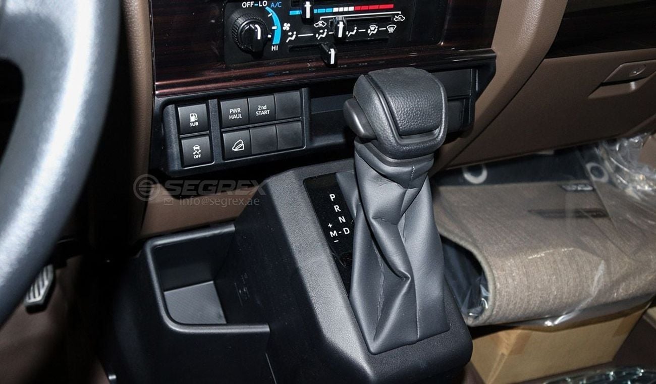 تويوتا لاند كروزر بيك آب 2025 Model Toyota Land Cruiser Pick Up LC79 SC, 4.0L Petrol 4WD 6A/T