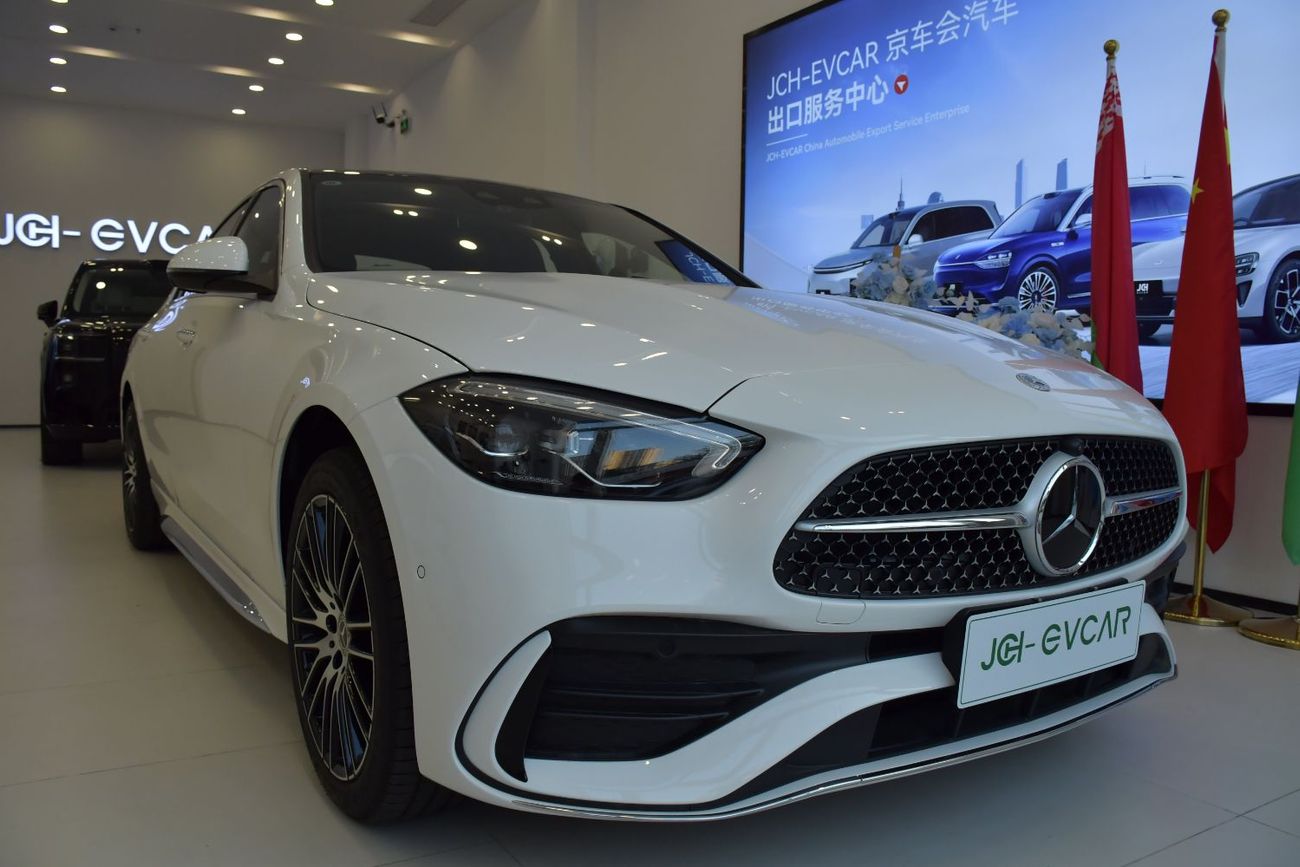 Mercedes-Benz 260 c260L