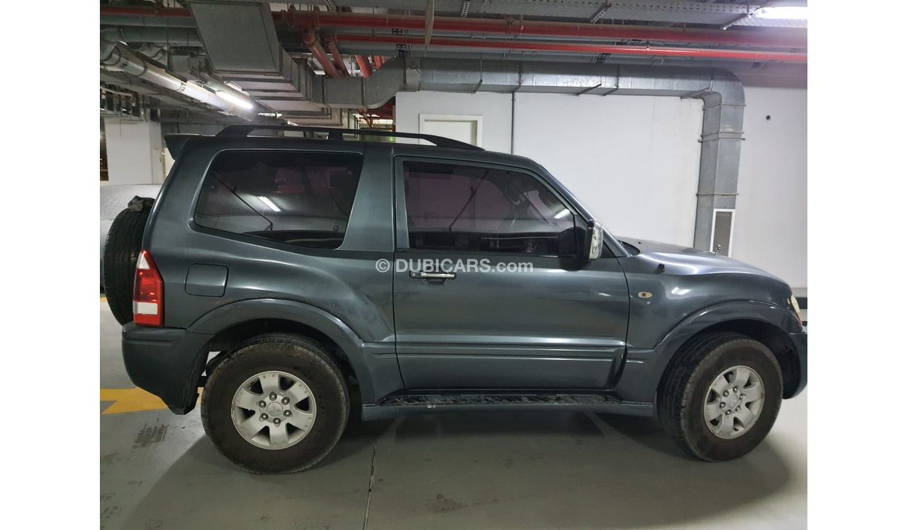 ميتسوبيشي باجيرو GXR