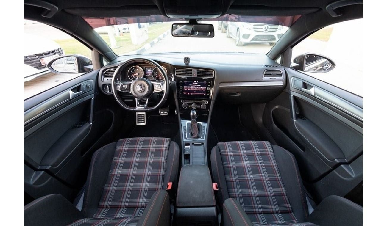 فولكس واجن جولف GTI Fabric + 2.0L Volkswagen Golf GTI 2019 GCC under Warranty with Flexible Down-Payment.