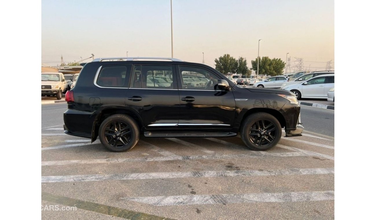Lexus LX 570 *Offer*2011 Lexus LX570 5.7L V8 With 2021 Modifications GCC Specs No Accident / EXPORT ONLY