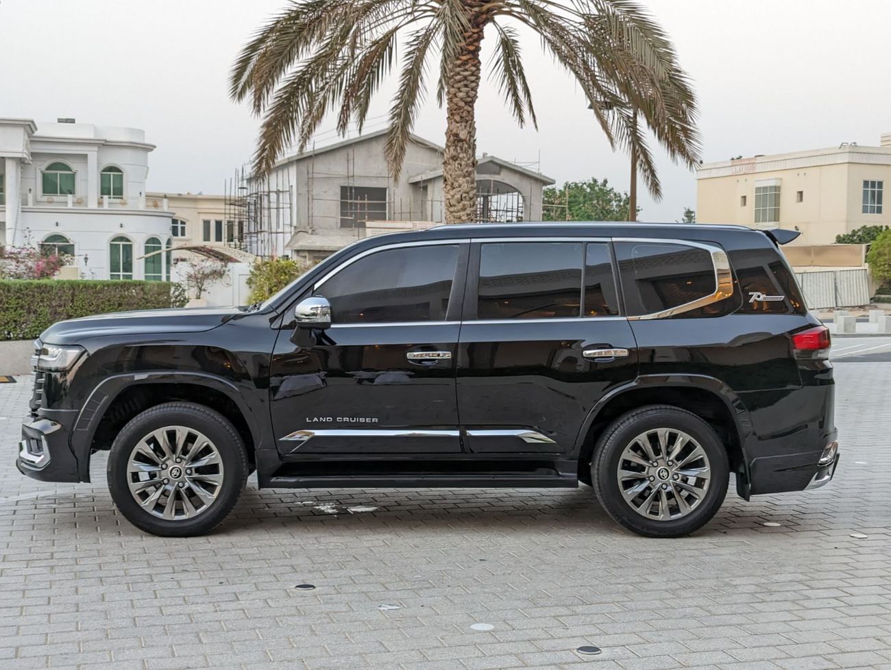 Toyota Land Cruiser Toyota Landcruiser 2014 LHD facelifted 2025 black colour exterior and interior colour beige 8 seater