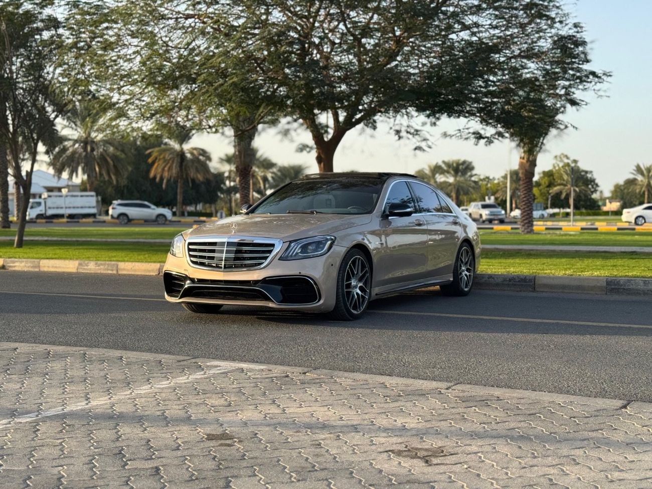 Mercedes-Benz S 550 MERCEDES S550 MODEL 2015 5 BUTTON FULL OPTION