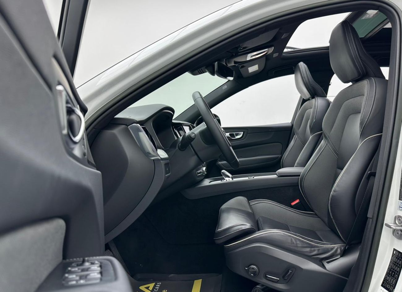 Volvo XC60 2023 Volvo XC60 B5 Ultimate Dark, 2027 Volvo Warranty, Volvo Service History, GCC