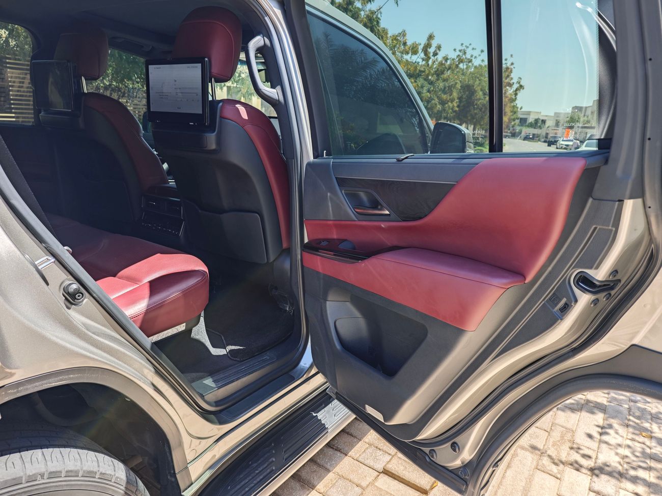 Lexus LX 600 Ash Wood Edition