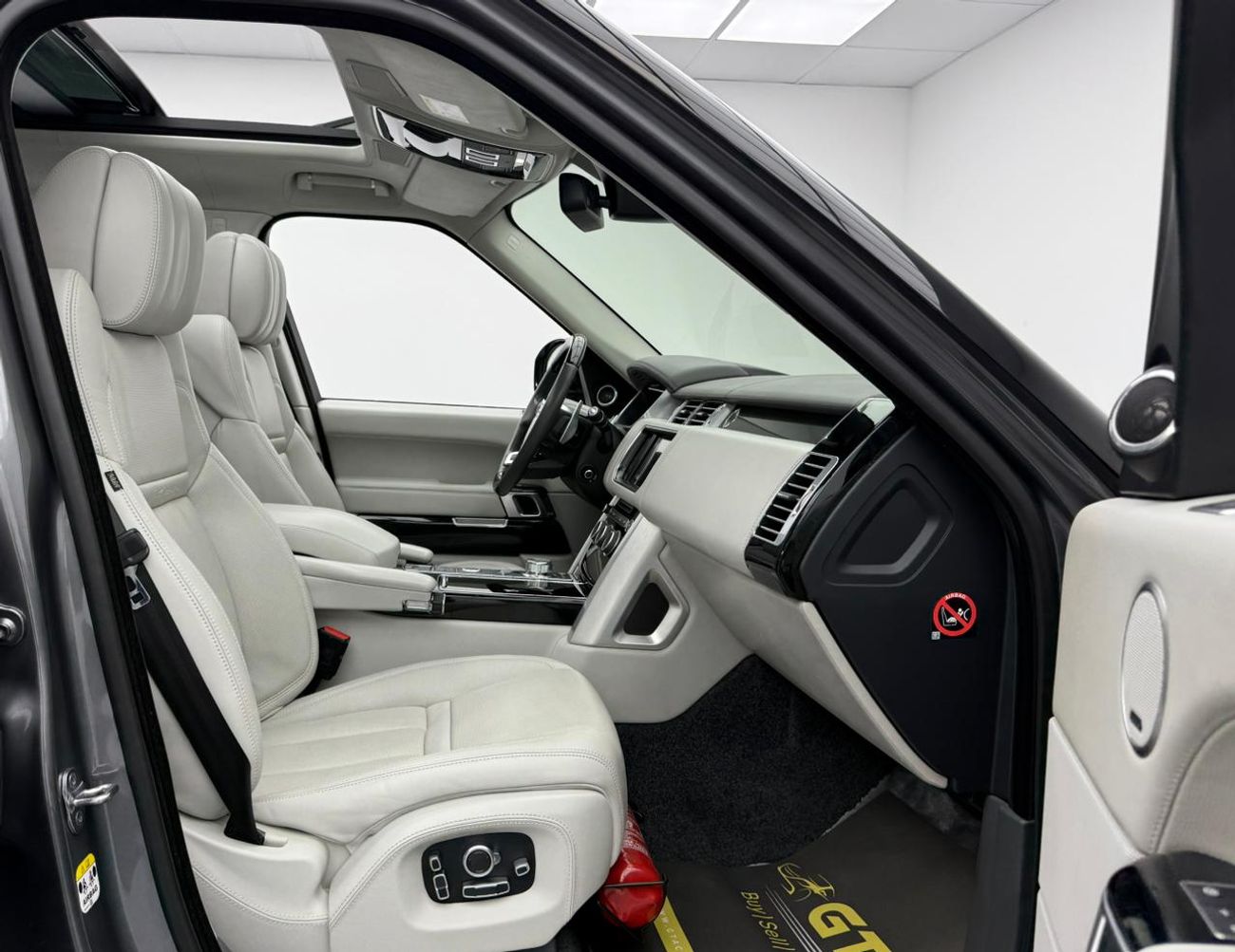 لاند روفر رينج روفر Autobiography SV 5.0L 2016 Range Rover Vogue SV Autobiography, Full Agency Service History, Excellen