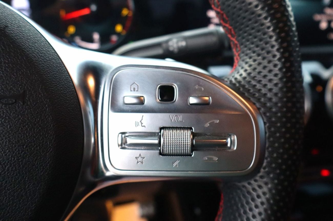 Mercedes Benz CLA250 PREMIUM