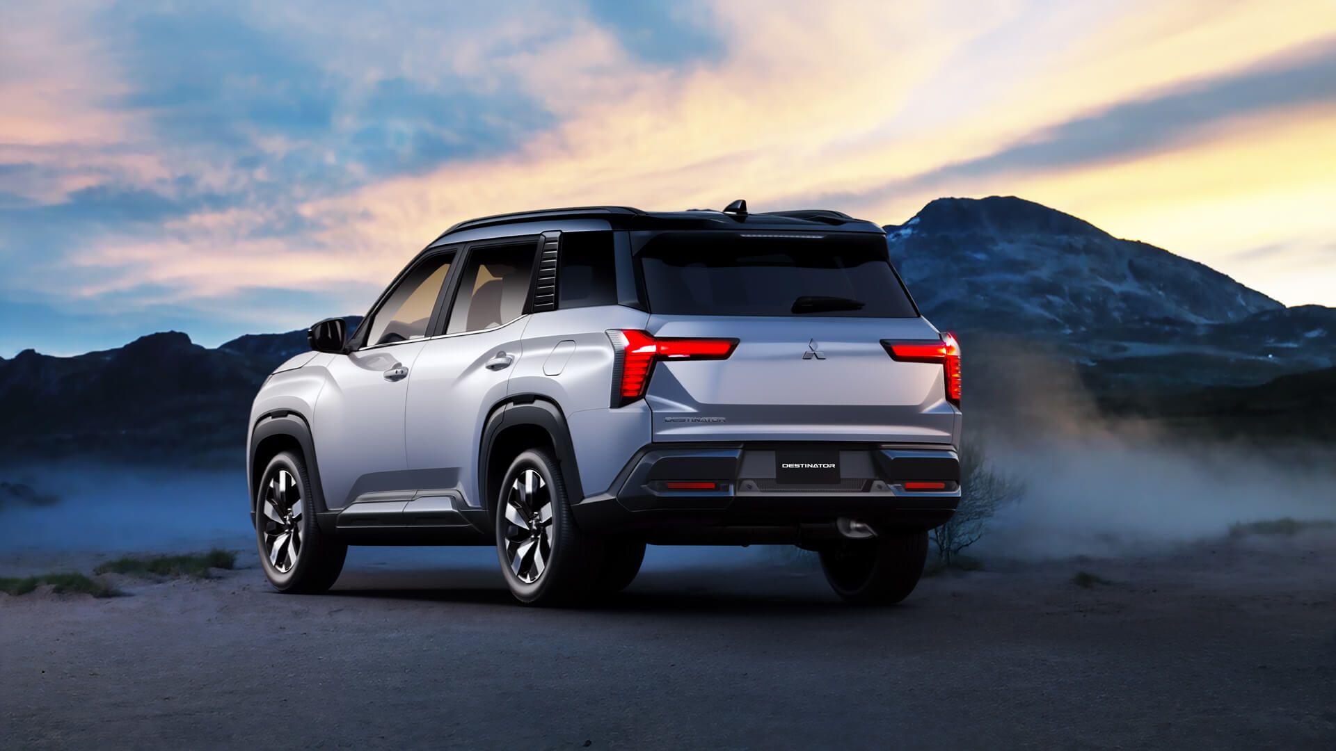 Mitsubishi Destinator exterior - Rear Left Profile