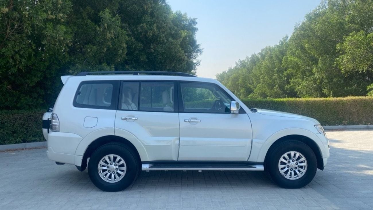 ميتسوبيشي باجيرو GLS Std