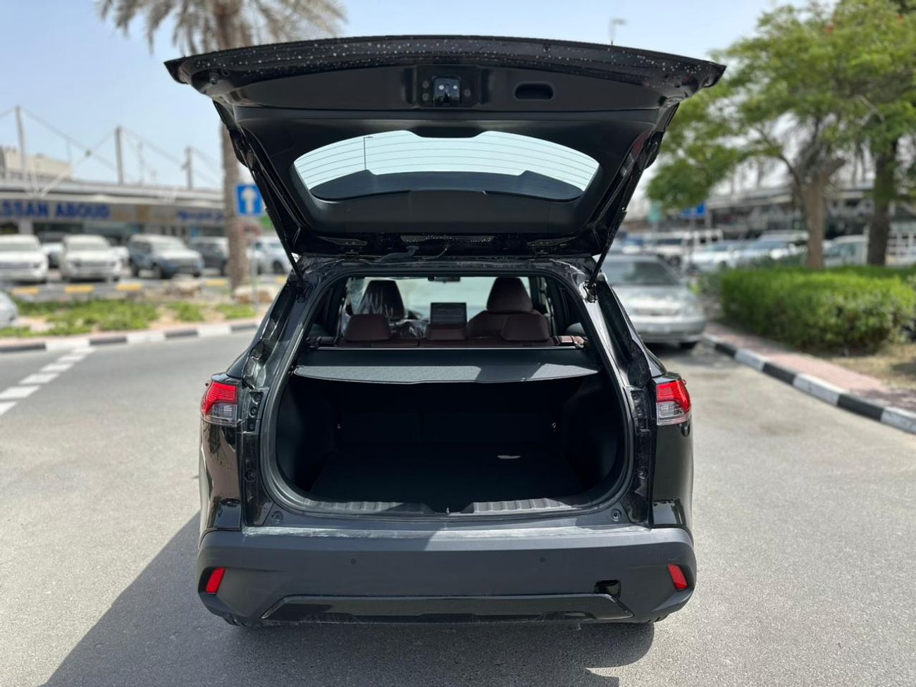 Toyota Corolla Cross TOYOTA COROLLA CROSSOVER 1.8L PET-A/T -FULL - SUNROOF /LTR- 25YM