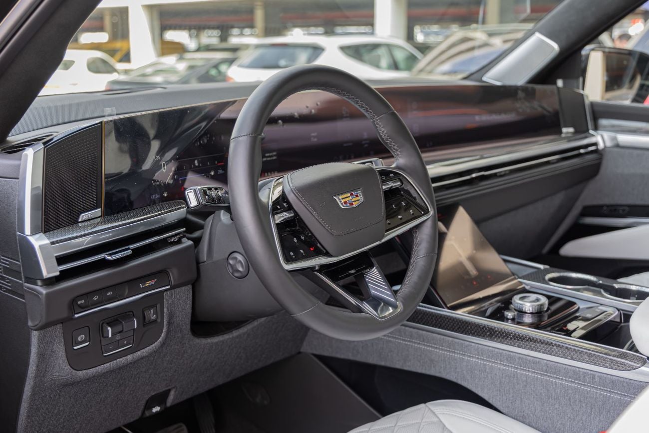 Cadillac Escalade Escalade-V 6.2L Cadillac Escalade V-Series - 2025 - GCC Specs