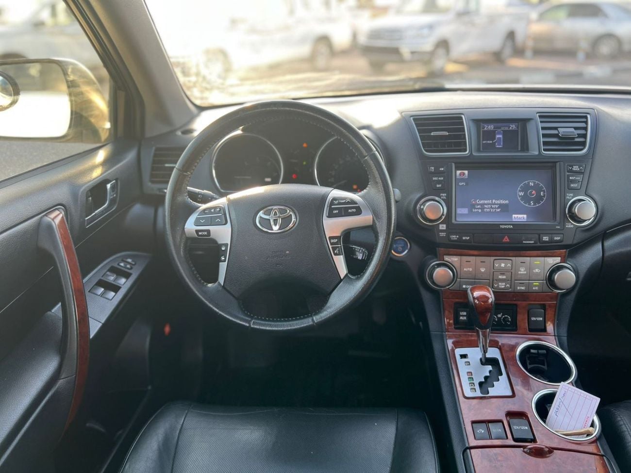 Toyota Highlander  2013 Toyota Highlander Hybrid 3.5L V6 - Rear Camera Leather Seat - Sunroof